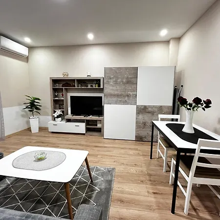 Natali Apartment *